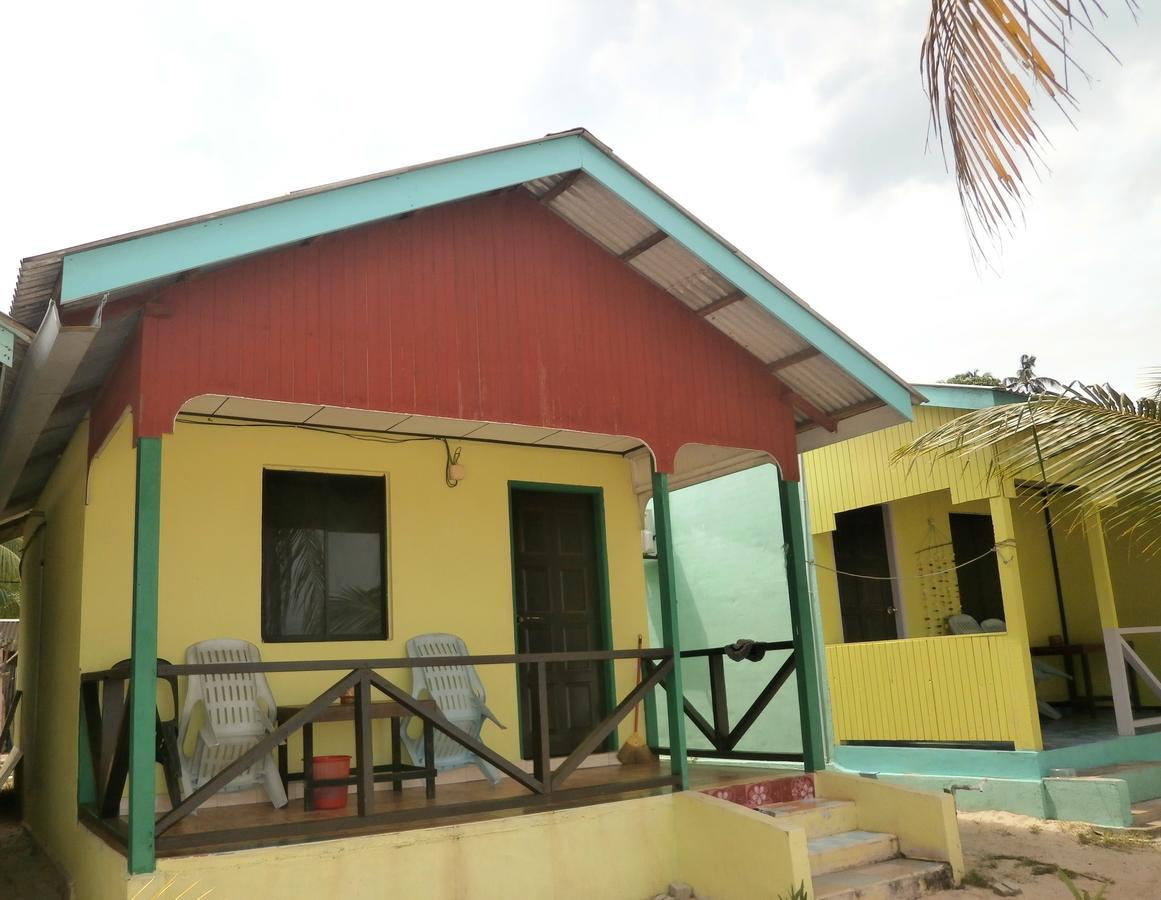 Rainbow Tioman Cottage Kampong Juara エクステリア 写真