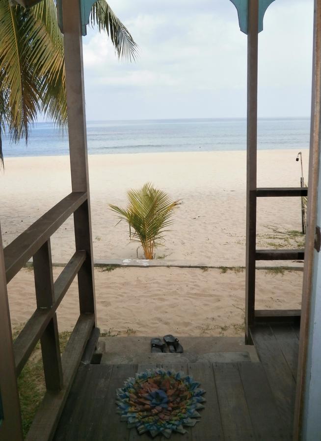 Rainbow Tioman Cottage Kampong Juara エクステリア 写真